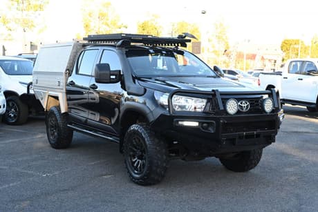 Black 2018 Toyota Hilux Double Cab Pick Up Sr (4X4)