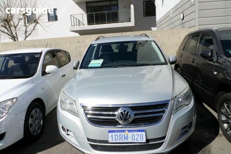 Silver 2011 Volkswagen Tiguan Wagon 125 Tsi