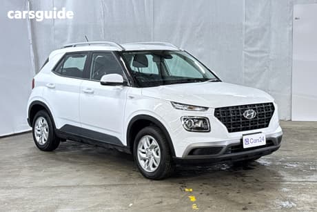 White 2025 Hyundai Venue Wagon