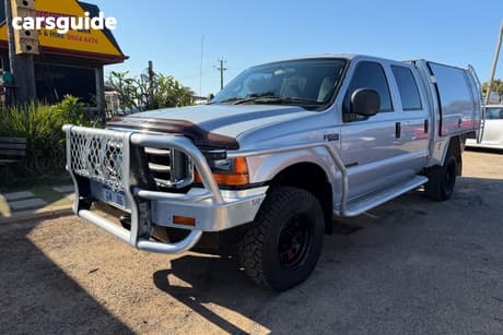 Silver 2005 Ford F250 Crew Cab Pickup Xlt (4X4)