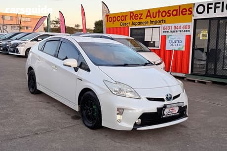 White 2014 Toyota Prius Hatchback Hybrid