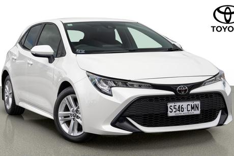White 2018 Toyota Corolla Hatchback Ascent Sport