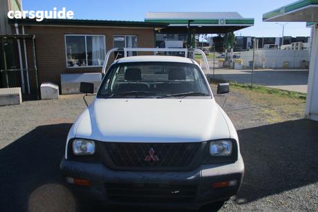 White 2004 Mitsubishi Triton Cab Chassis Gl
