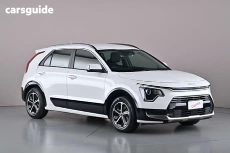 White 2023 Kia Niro Wagon Hev S (Hybrid)