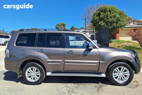 Grey 2014 Mitsubishi Pajero Wagon Exceed Lwb (4X4)