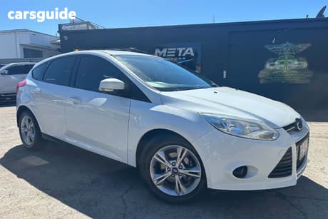 White 2014 Ford Focus Hatchback Trend
