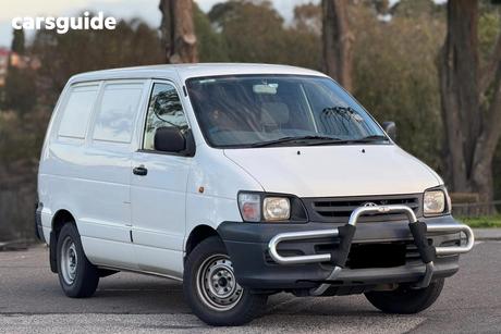 White 2002 Toyota HiAce Bus Commuter