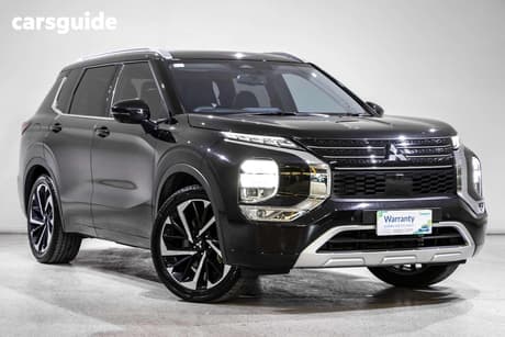 White 2023 Mitsubishi Outlander Wagon Exceed 7 Seat (Awd)