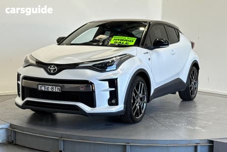 White 2022 Toyota C-HR Wagon Gr-S (2Wd) Hybrid