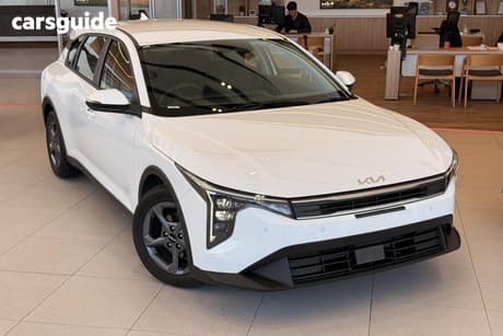 White 2026 Kia K4 Hatchback S