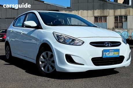 White 2016 Hyundai Accent Hatchback Active