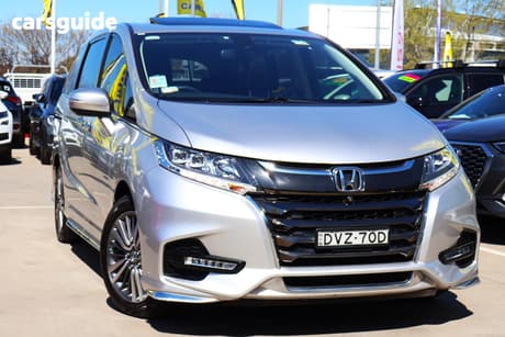 Silver 2017 Honda Odyssey Wagon Vti-L