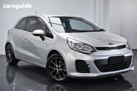 Silver 2015 Kia RIO Hatchback S