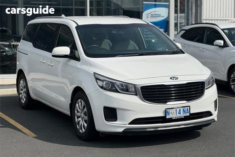 White 2015 Kia Carnival Wagon S
