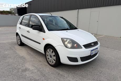 White 2008 Ford Fiesta Hatchback Lx