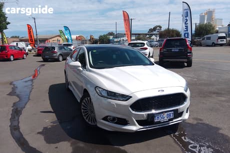 White 2016 Ford Mondeo Hatchback Titanium Tdci