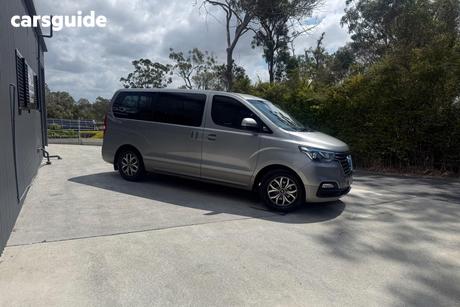 Silver 2018 Hyundai Imax Wagon Elite