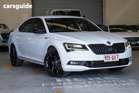 White 2018 Skoda Superb Sedan 206 Tsi (4X4)