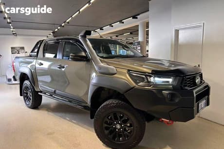 Bronze 2021 Toyota Hilux Double Cab Pick Up Rugged X (4X4)