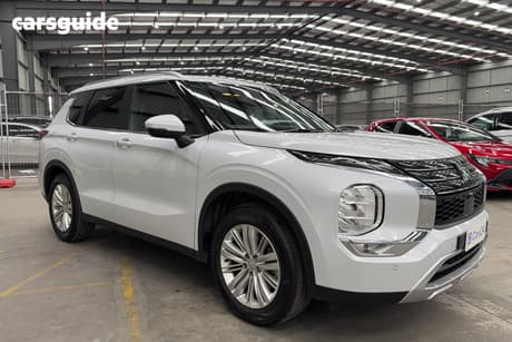 White 2024 Mitsubishi Outlander Wagon Ls 7 Seat (2Wd)