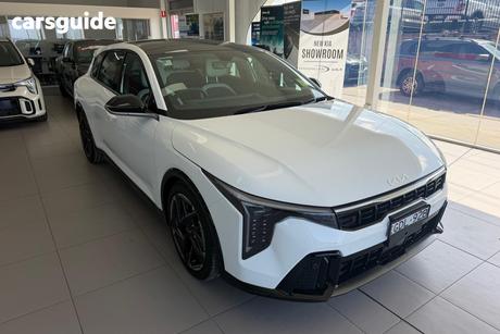 White 2026 Kia K4 Hatchback Gt-Line