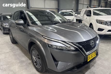 Grey 2022 Nissan Qashqai Wagon St