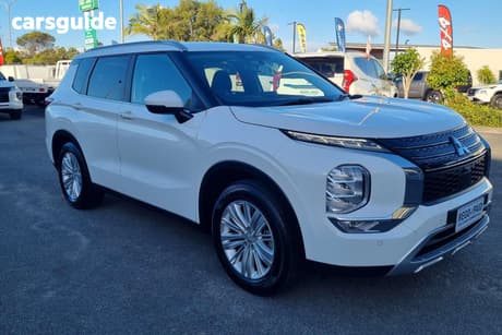 White 2024 Mitsubishi Outlander Wagon Ls 7 Seat (2Wd)