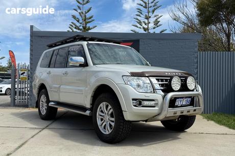 White 2017 Mitsubishi Pajero Wagon Exceed Lwb (4X4)
