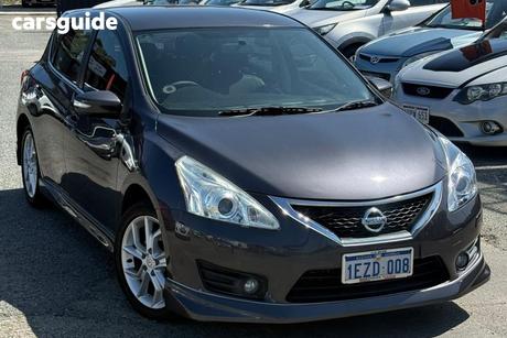 Grey 2015 Nissan Pulsar Hatchback Sss