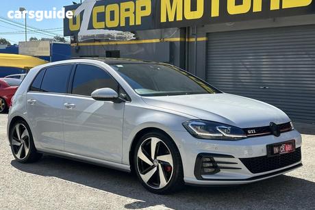 White 2018 Volkswagen Golf Hatchback Gti