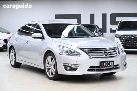 Silver 2016 Nissan Altima Sedan Ti-S