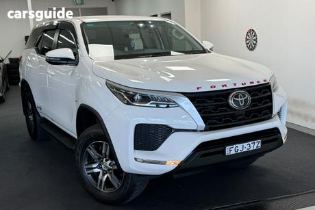 White 2023 Toyota Fortuner Wagon Gx Nav