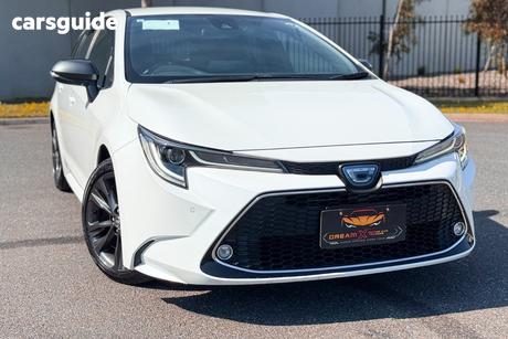 White 2021 Toyota Corolla Wagon Touring Wxb (Hybrid)