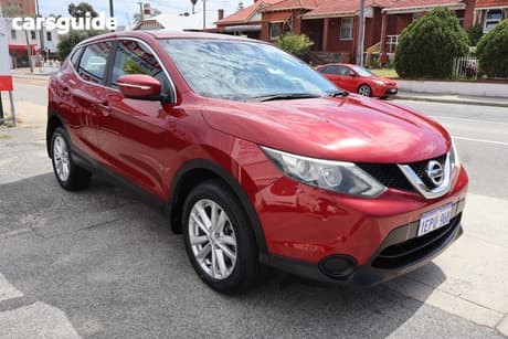 Red 2014 Nissan Qashqai Wagon St (4X2)