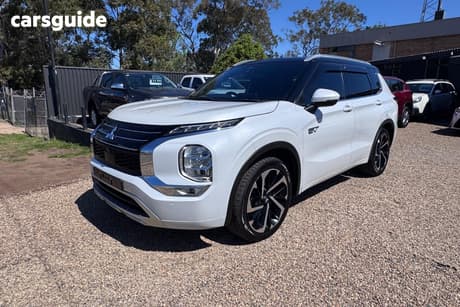 White 2023 Mitsubishi Outlander Wagon Phev Exceed 5+2 Seat (Awd)