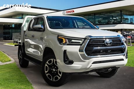 White 2022 Toyota Hilux Double Cab Pick Up Sr5 (4X4)
