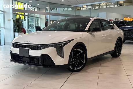 White 2025 Kia K4 Sedan Gt-Line