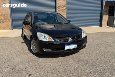 Black 2004 Mitsubishi Lancer Sedan Es