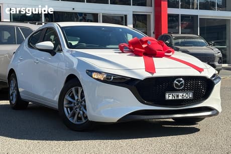 White 2024 Mazda 3 Hatchback G20 Pure
