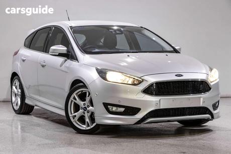 Silver 2017 Ford Focus Hatchback Titanium
