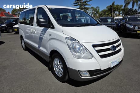 White 2016 Hyundai Imax Wagon