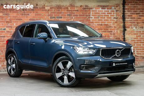 Blue 2022 Volvo XC40 Wagon T4 Momentum (Fwd)