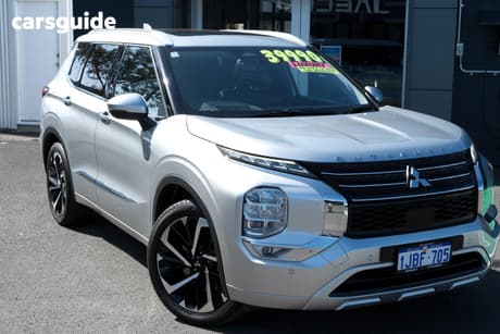 Silver 2023 Mitsubishi Outlander Wagon Exceed 7 Seat (Awd)