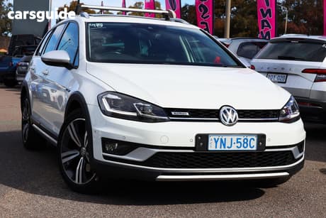 White 2018 Volkswagen Golf Wagon Alltrack 132 Tsi Premium