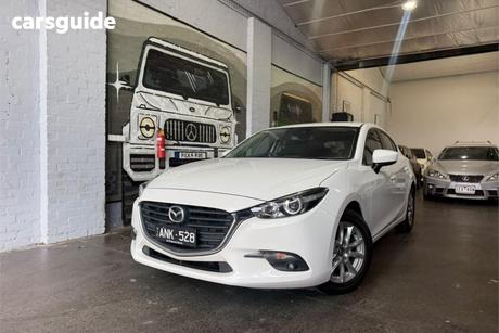 White 2017 Mazda 3 Hatchback Maxx