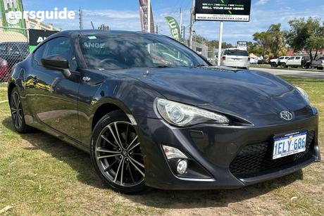 Grey 2014 Toyota 86 Coupe Gts