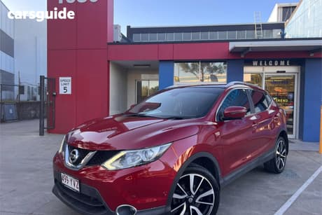 Red 2014 Nissan Qashqai Wagon Ti (4X2)