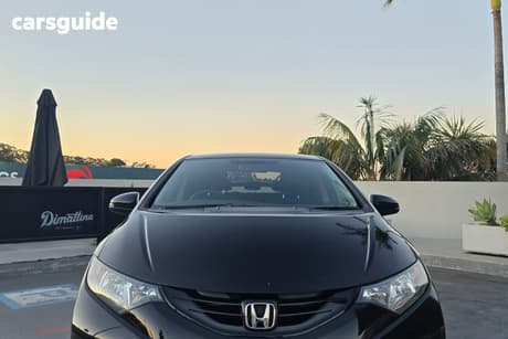 Black 2014 Honda Civic Hatchback Vti-S