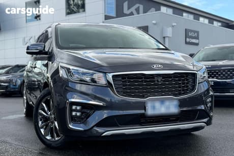 Grey 2018 Kia Carnival Wagon Platinum