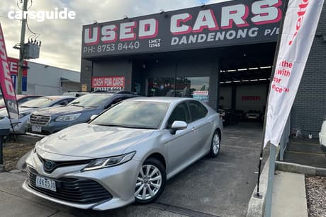 Grey 2019 Toyota Camry Sedan Ascent (Hybrid)